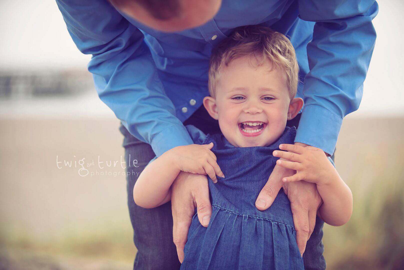 Amager Strand, Copenhagen, Copenhagen family photographer, boy in blue, twin photography, twins